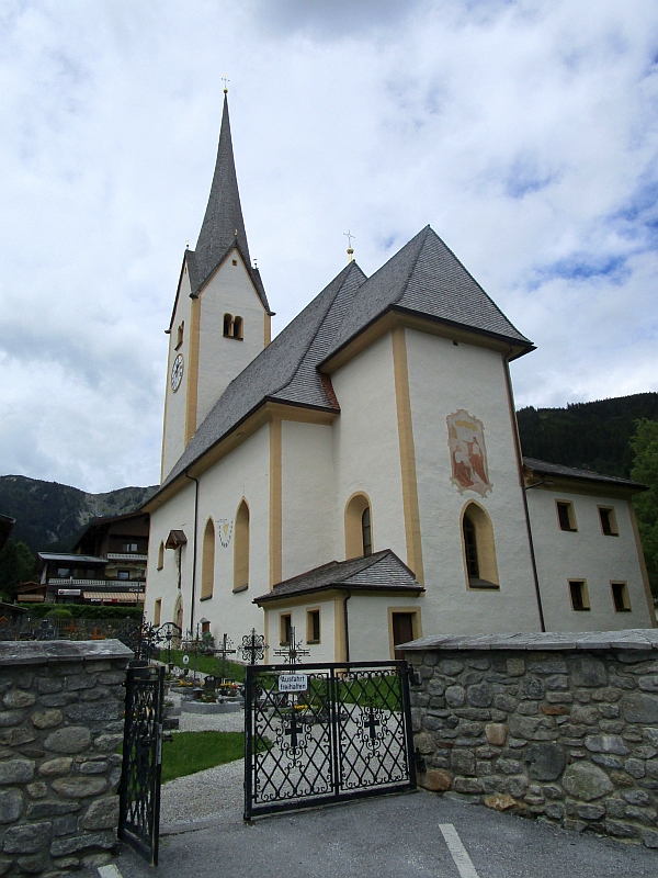 http://www.bahnreiseberichte.de/072-Engadin-Pinzgau-Rosental/72-097Krimml-Kirche.JPG