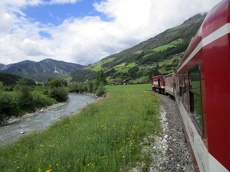 http://www.bahnreiseberichte.de/072-Engadin-Pinzgau-Rosental/72-103Pinzgauer-Lokalbahn-Salzach.JPG