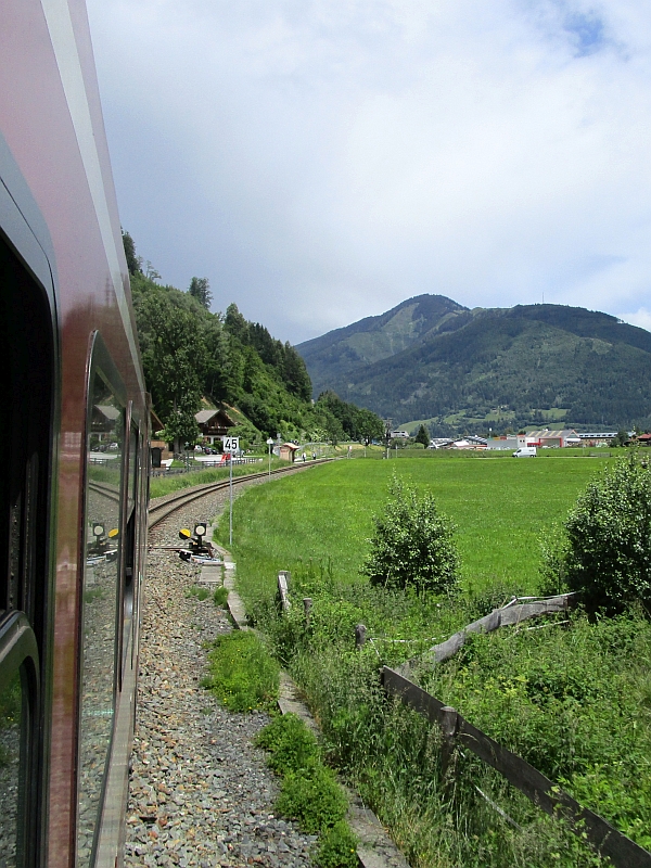 http://www.bahnreiseberichte.de/072-Engadin-Pinzgau-Rosental/72-109Fahrt-Pinzgauer-Lokalbahn.JPG