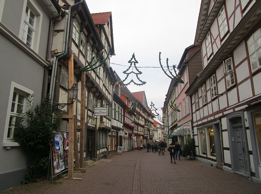 Kurze Straße in der Altstadt von Göttingen