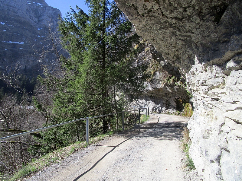 http://www.bahnreiseberichte.de/079-Suedtirol-Aostatal/79-018Weg-Wasserauen-Seealpsee.JPG