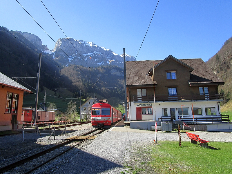 http://www.bahnreiseberichte.de/079-Suedtirol-Aostatal/79-025Bahnhof-Wasserauen.JPG