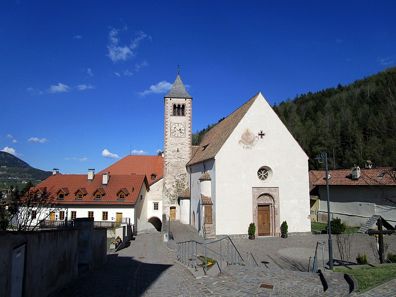 Kirche Maria Himmelfahrt und Kommende Lengmoos