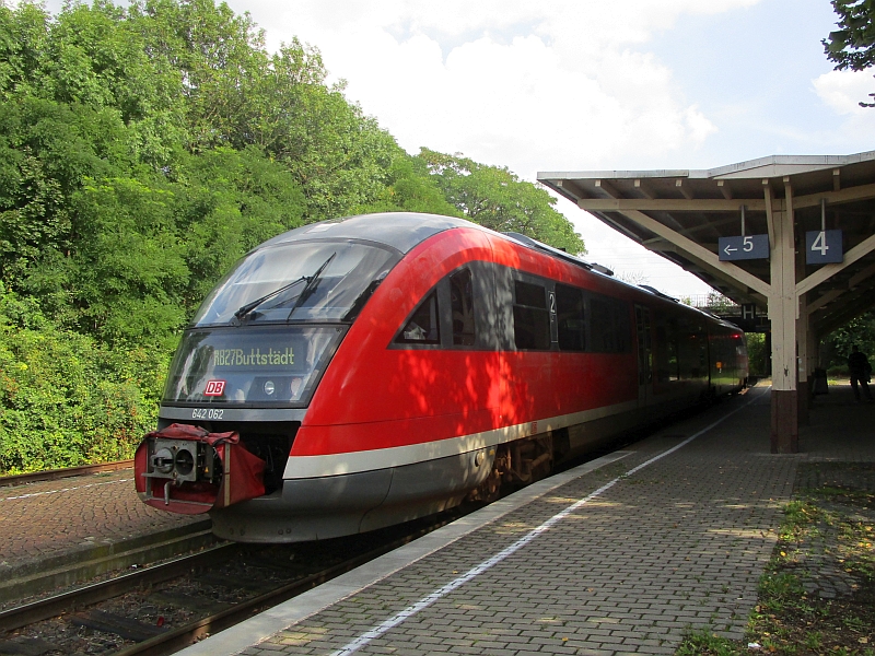 Desiro-Dieseltriebzug im unteren Bahnhofsteil des Bahnhofs Sömmerda