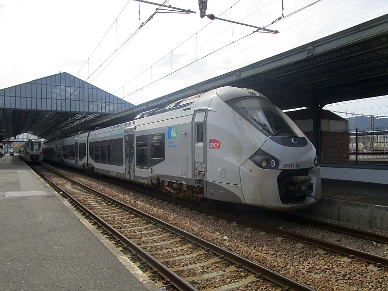Régiolis-Triebzug zur Fahrt von Hendaye nach Bordeaux