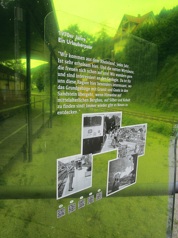 Ausstellungstext zu einem Urlauberpaar am Bahnpunkt Schiltach