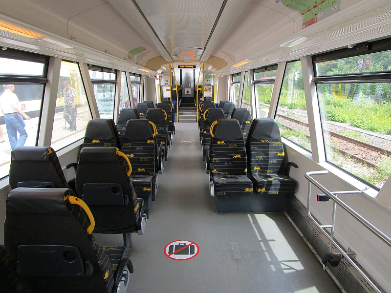 Innenbild Regioshuttle-Triebwagen der SWEG