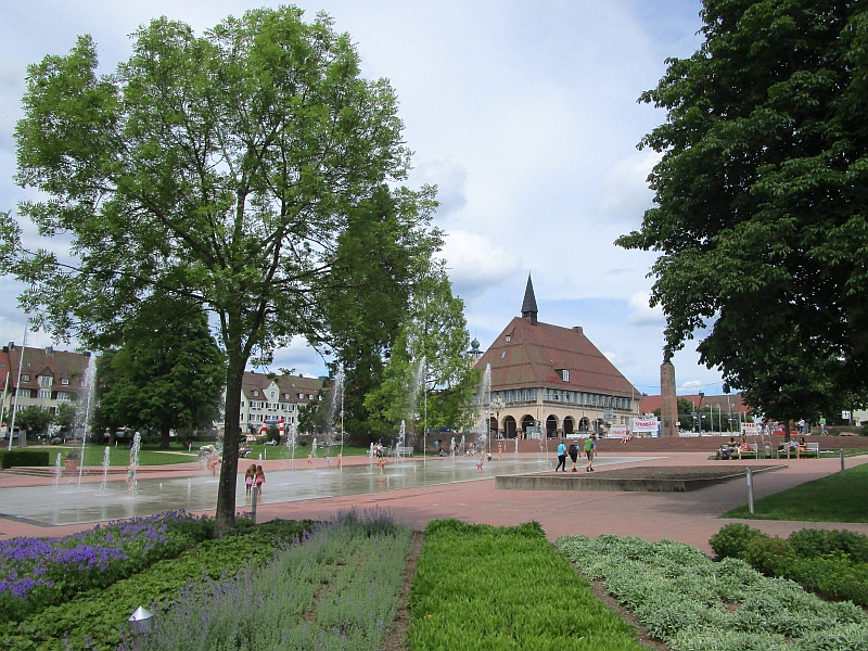 Wasserspiele vor dem Stadthaus Freudenstadt