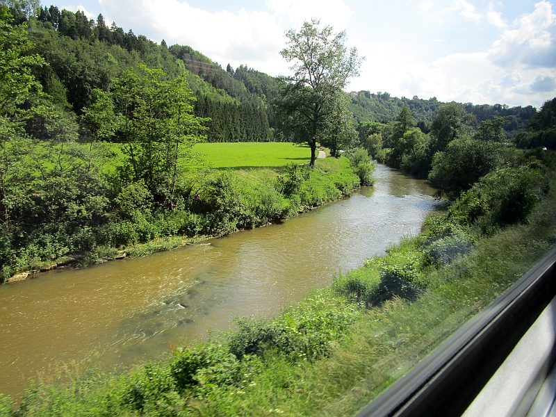 Fahrt entlang des Neckars