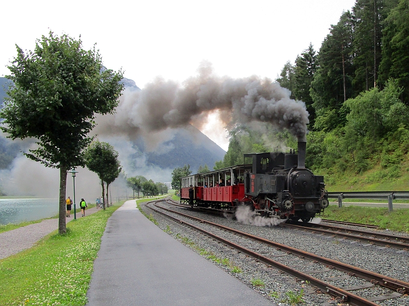 Ankunft eines Zugs aus Jenbach am Seespitz