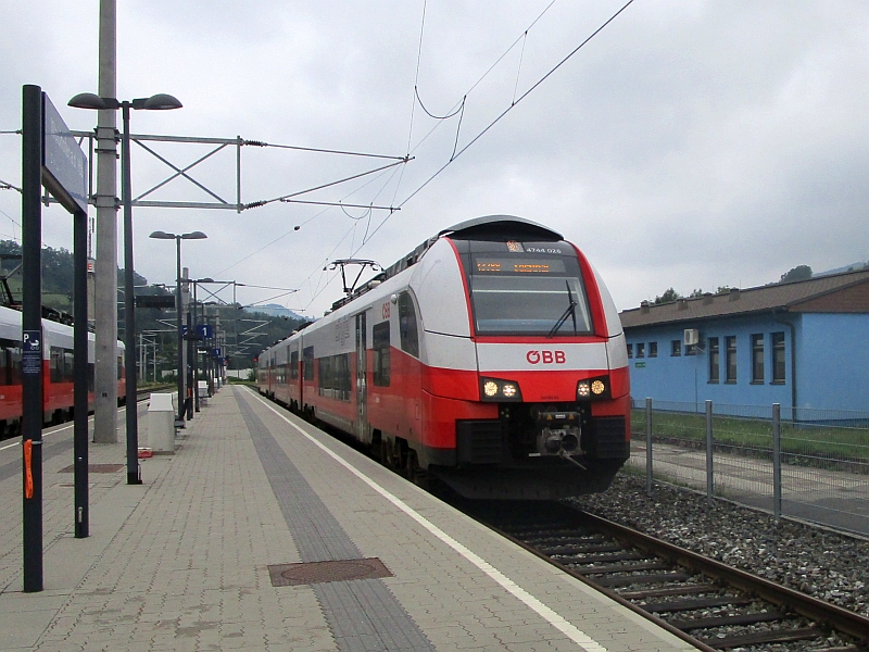 ÖBB-Cityjet im Bahnhof Waidhofen