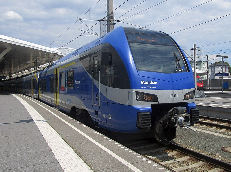 Meridian-Triebzug im Hauptbahnhof Salzburg