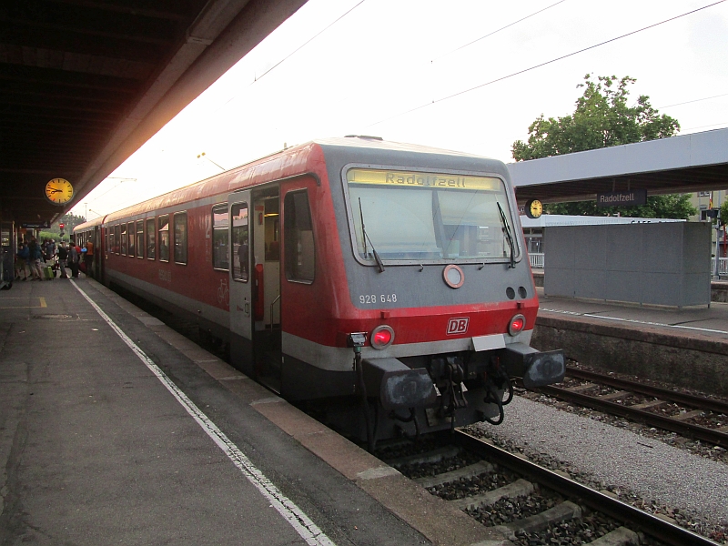 Dieseltriebzug der Baureihe 628 nach der Ankunft in Radolfzell