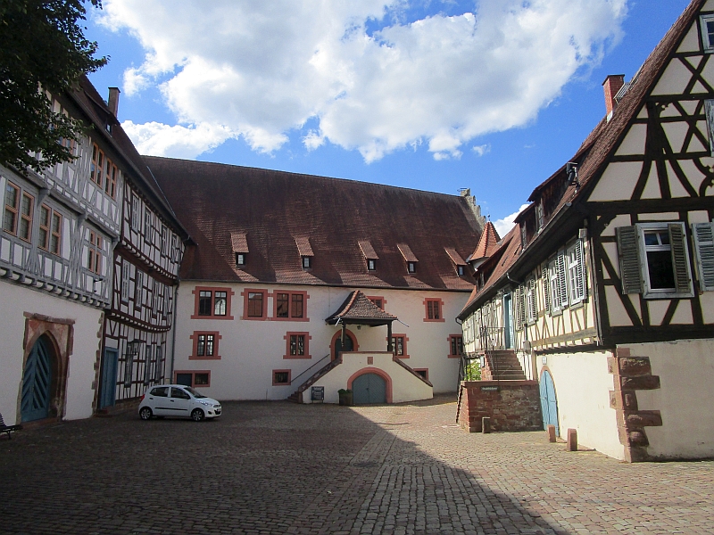 Burghof der ehemaligen Stadtburg Michelstadt
