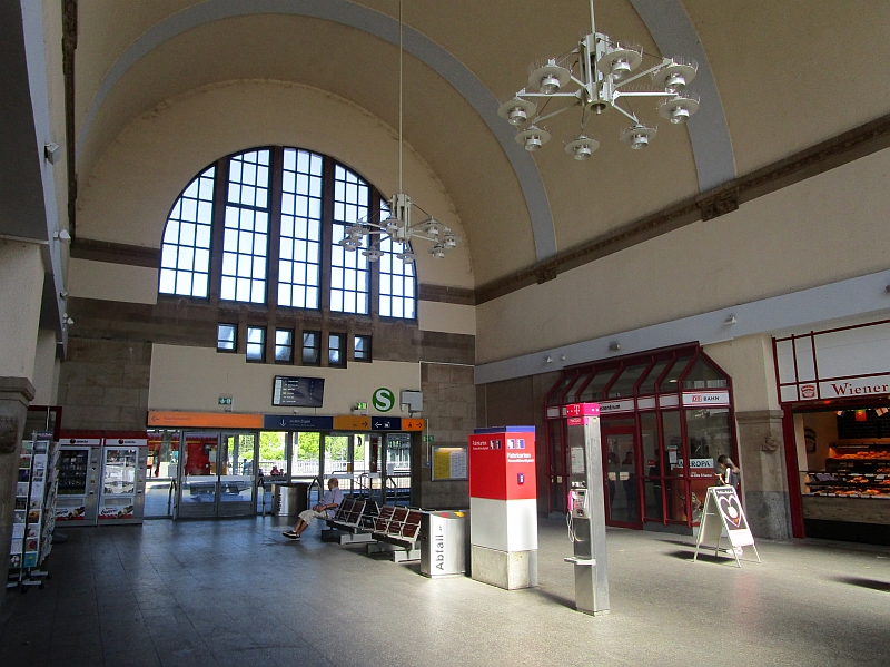 Empfangshalle Hauptbahnhof Worms