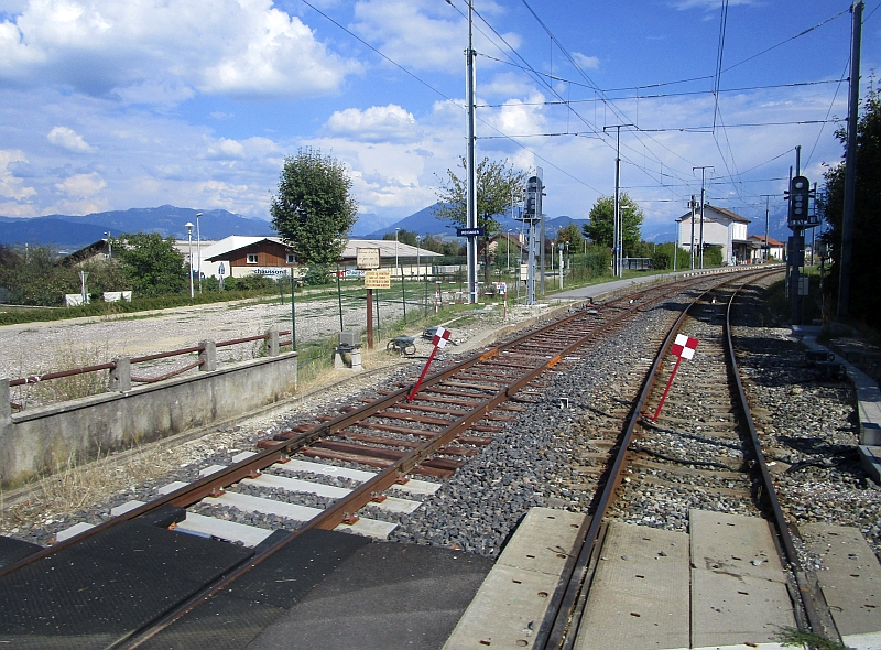 Gesperrte Bahnstrecke am Bahnhof Reignier