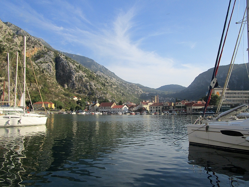 Hafen am Ende der Bucht von Kotor