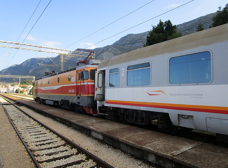 IC 'Tara' mit Fernverkehrswagen der montenegrinischen Bahn CG