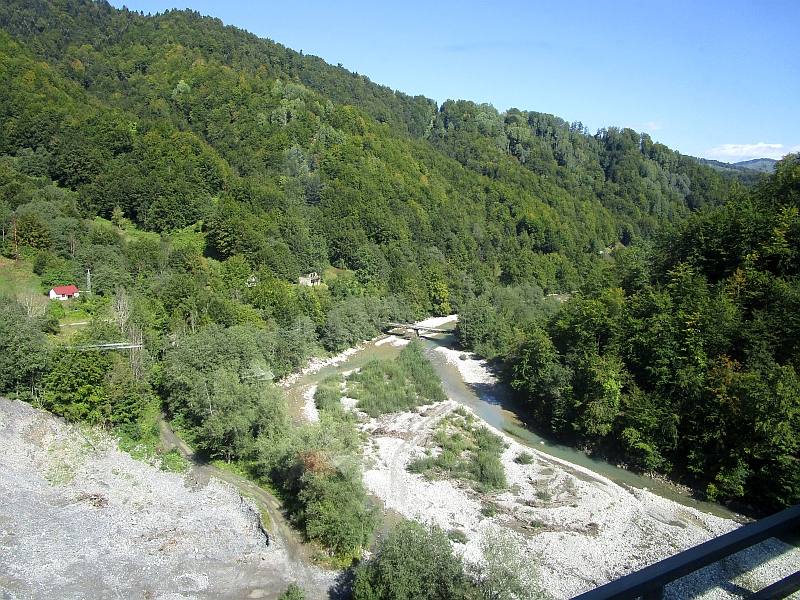 Fahrt über den Fluss Tara bei Mateševo