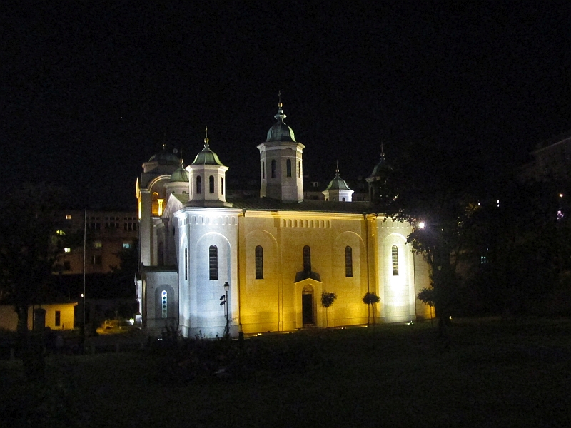 Christi-Himmelfahrts-Kirche Belgrad bei Nacht