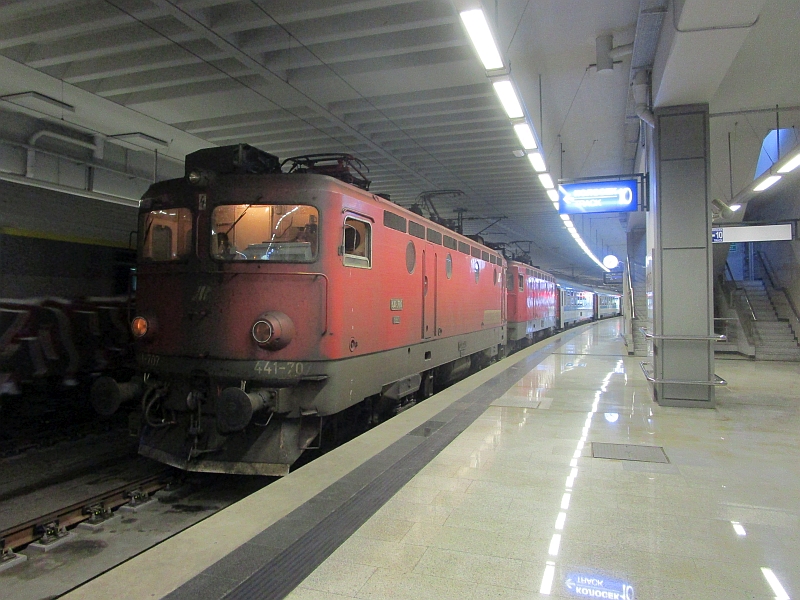IC/EC 344 'Avala' im Bahnhof Belgrad-Centar