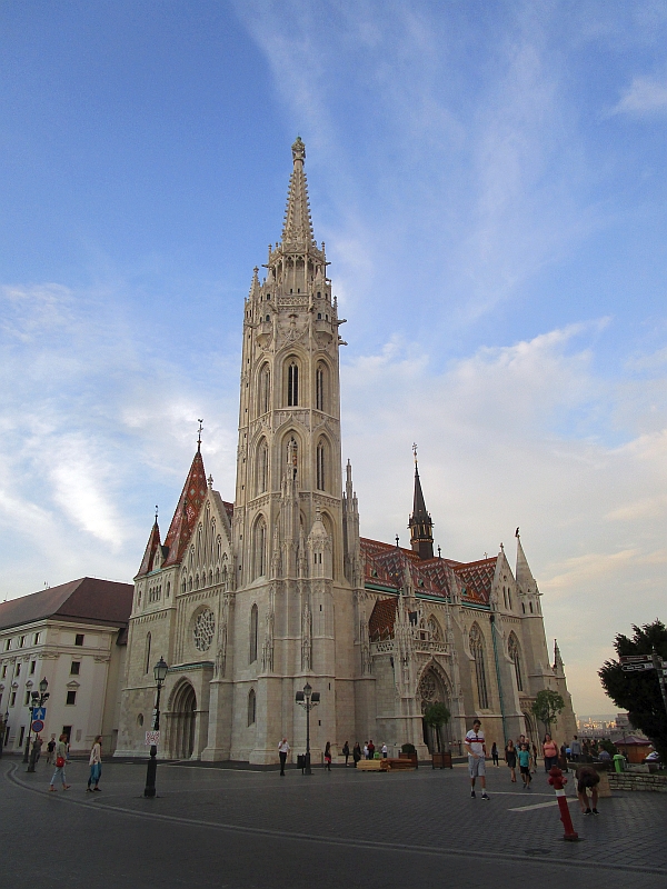 http://www.bahnreiseberichte.de/093-Montenegro/93-157Budapest-Matthiaskirche.JPG