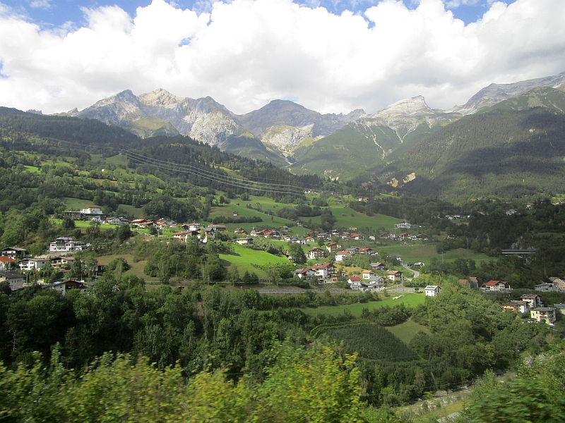 http://www.bahnreiseberichte.de/093-Montenegro/93-174Fahrt-Arlbergstrecke.JPG