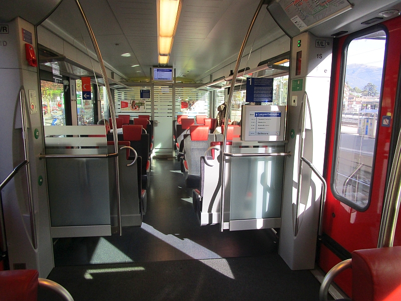 Erste Klasse im Flirt-Triebzug der S 50 von Lugano nach Giubiasco
