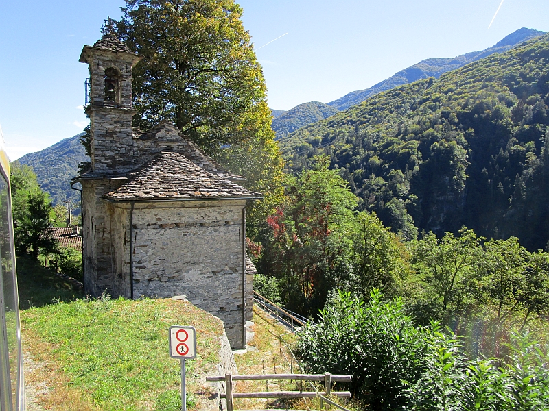 Kapelle an der Strecke zwischen Corcapolo und Verdasio
