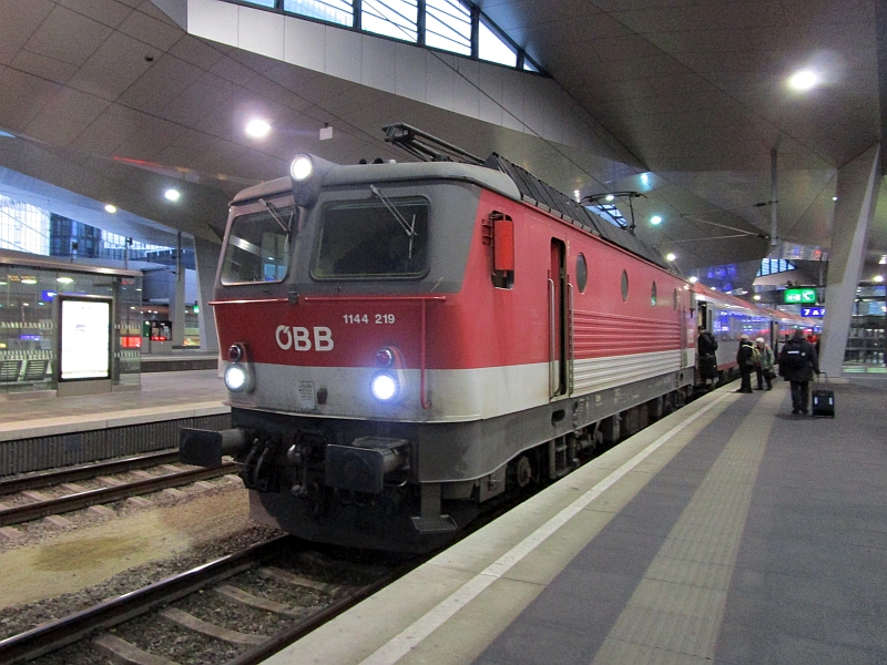 Eurocity 'Emona' im Hauptbahnhof Wien