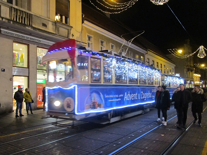 Weihnachtsstraßenbahn in Zagreb
