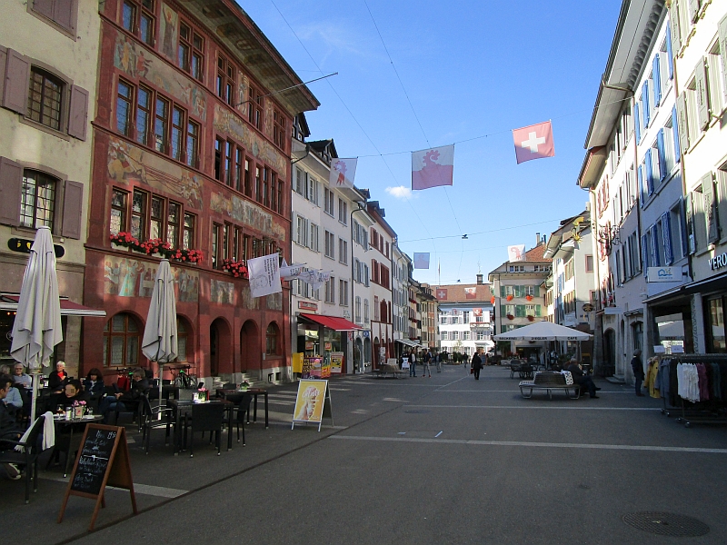 Altstadt von Liestal, links das Rathaus