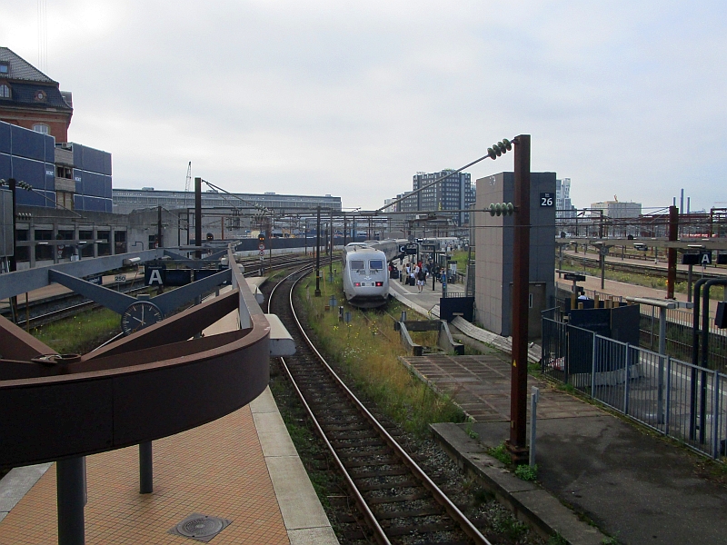 X2-Zug an Gleis 26 in Kopenhagen
