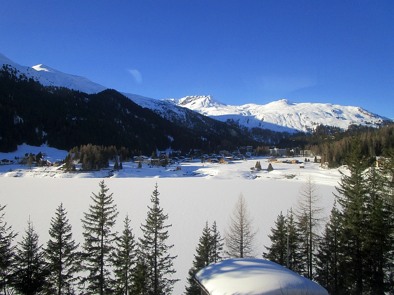 Fahrt am verschneiten Davosersee