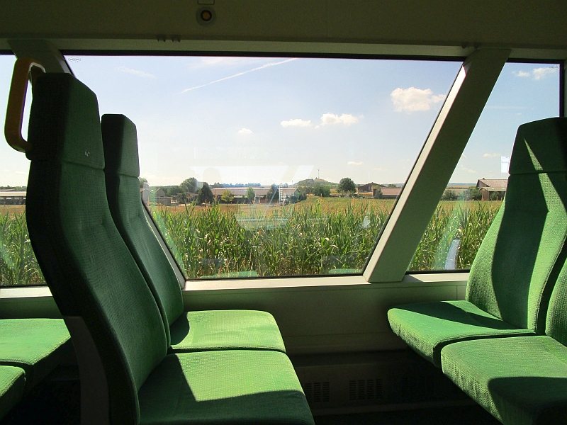 Blick aus dem Zugfenster der Strohgäubahn