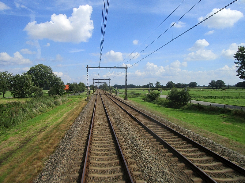 Blick aus dem letzten Wagen auf die Strecke durch das Gelderland