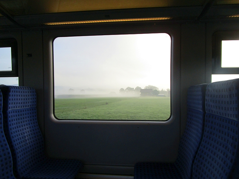 Blick aus dem Zugfenster auf der Mattigtalbahn