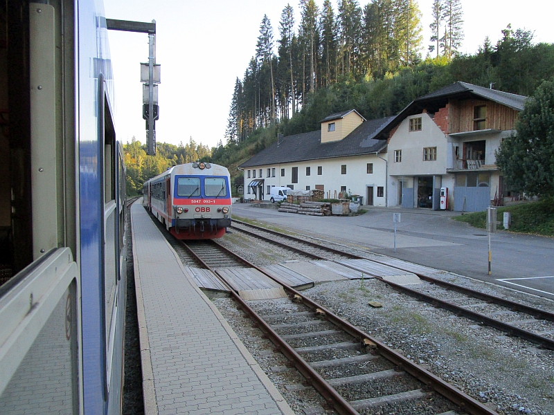 Zugkreuzung im Bahnhof Haslach