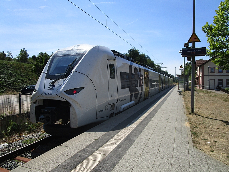 Mireo-Triebzug der S-Bahn Rhein-Neckar an der Endstation Aglasterhausen