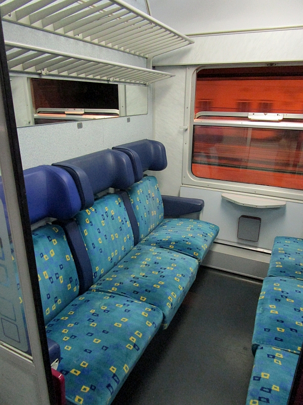Abteilwagen 2. Klasse im Schnellzug der slowenischen Bahn