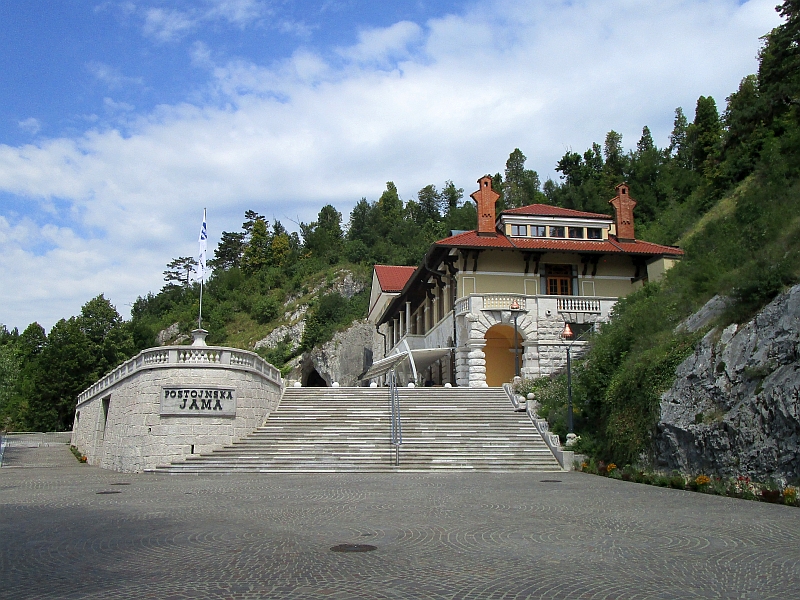 Eingang zur Höhle von Postojna