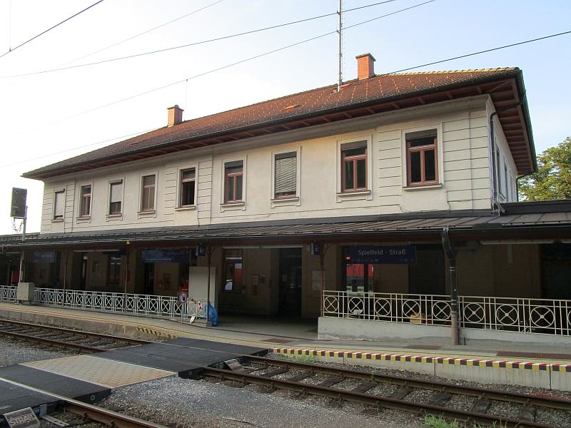 Bahnhof Spielfeld-Straß