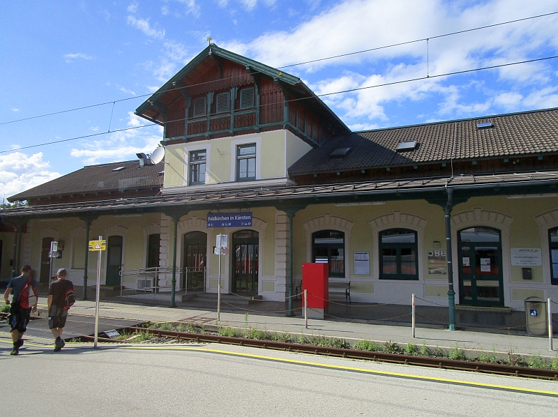 Empfangsgebäude des Bahnhofs Feldkirchen in Kärnten