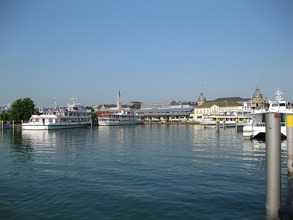 Hafen Konstanz, links der Bahnhofsturm
