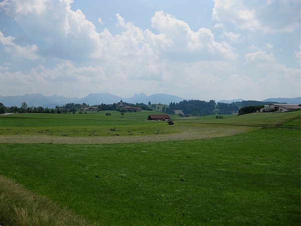 Fahrt mit dem Regionalexpress durchs Allgäu
