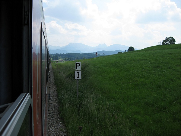 Fahrt mit dem Regionalexpress durchs Allgäu