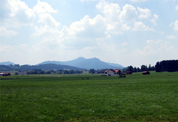 Fahrt mit dem Regionalexpress durchs Allgäu