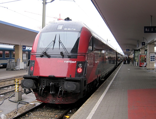 Railjet in Wien