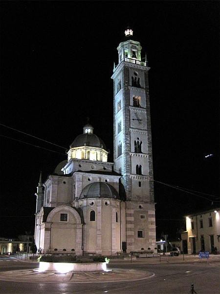 Piazza Basilica in Tirano
