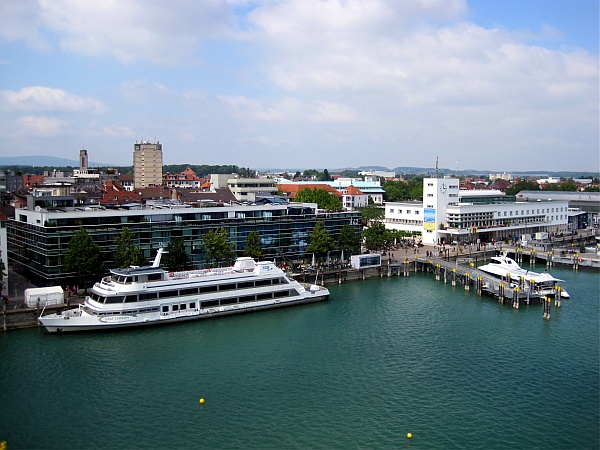 Blick auf Friedrichshafen vom Hafen-Aussichtsturm